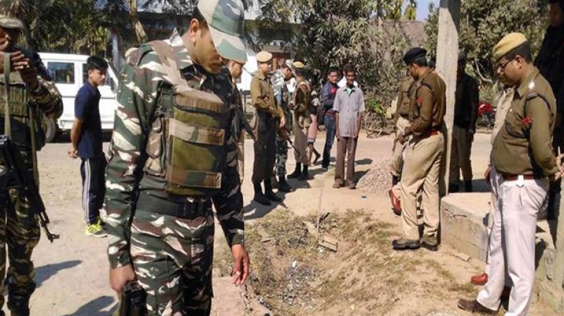 Three security personnel injured in IED blast Three security personnel injured in IED blast