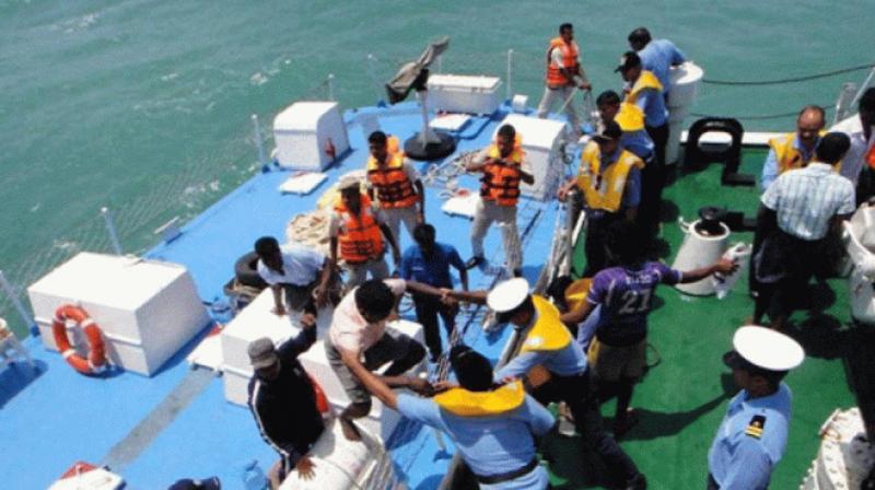 8 TN fishermen arrested by Lankan Navy 8 TN fishermen arrested by Lankan Navy