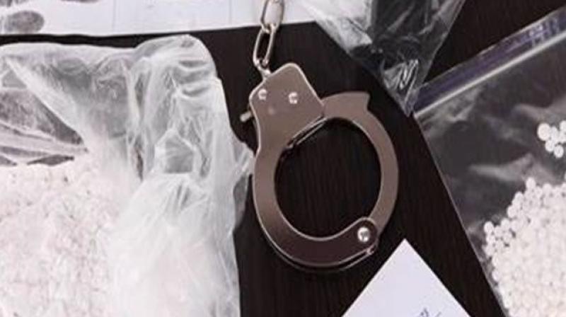 2 women arrested with heroin 2 women arrested with heroin
