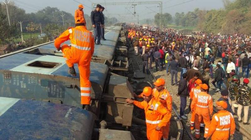 7 passengers died and 29 others were injured 7 passengers died and 29 others were injured