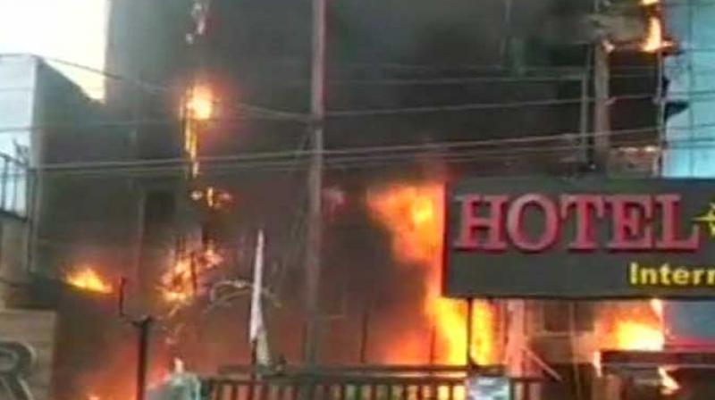 4 killed in fire at two hotels near Lucknow Jn station   