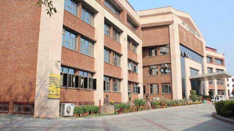 Delhi's Amity School Receives Bomb Threat Email, Investigation Underway Delhi's Amity School Receives Bomb Threat Email, Investigation Underway