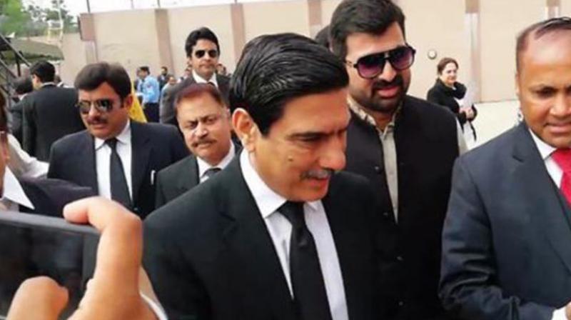Lawyers meet jailed Sharifs Lawyers meet jailed Sharifs