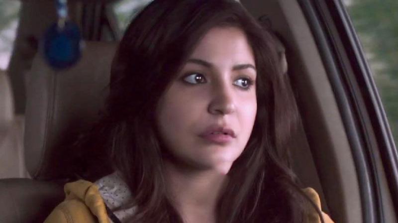 Anushka Sharma scolds passerby for littering Anushka Sharma scolds passerby for littering