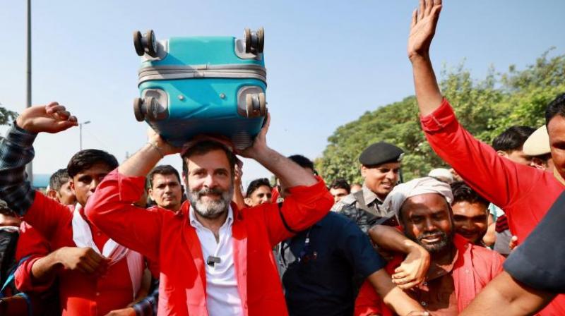 Rahul Gandhi at Anand Vihar railway station Rahul Gandhi at Anand Vihar railway station