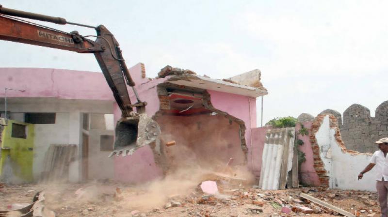 J-K govt undertakes massive anti-encroachment drive J-K govt undertakes massive anti-encroachment drive