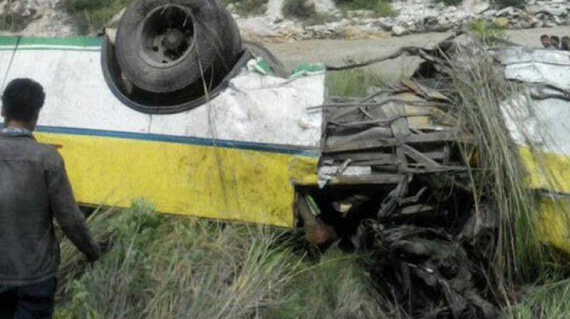 9 killed as bus falls into gorge