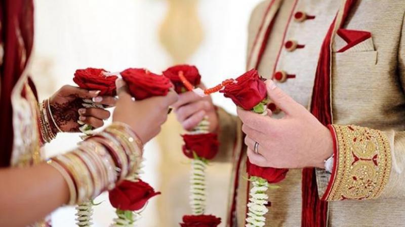 Wedding guest marries bride after groom flees to his girlfriend on wedding  day