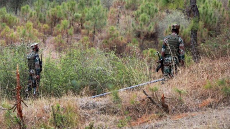 Pak targets Indian posts