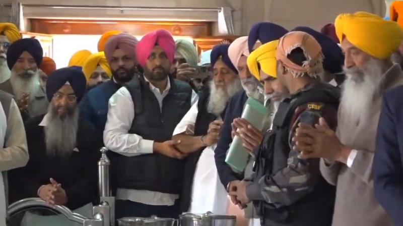 Sukhbir Singh Badal Completes 'Tankhaiya' Punishment, Attends "Ardass" at Sri Akal Takht Sahib Sukhbir Singh Badal Completes 'Tankhaiya' Punishment, Attends "Ardass" at Sri Akal Takht Sahib