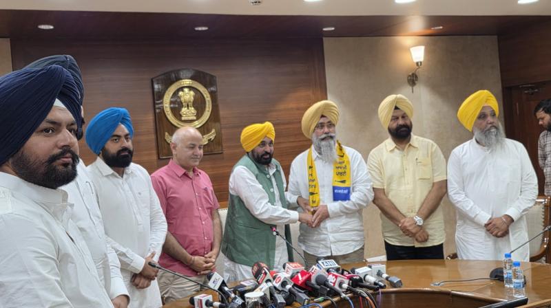 Breaking: Former Akali MLA Harmeet Singh Sandhu joins AAP Breaking: Former Akali MLA Harmeet Singh Sandhu joins AAP