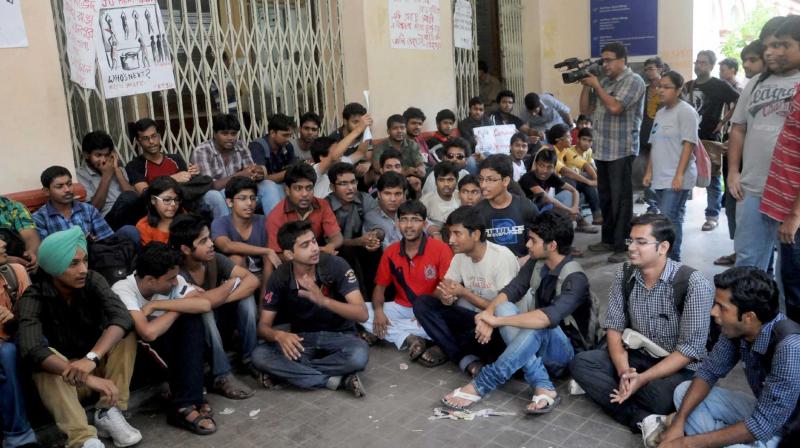 Gherao at Jadavpur University over admission tests Gherao at Jadavpur University over admission tests