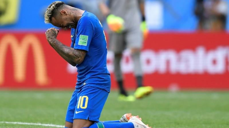 Neymar scores! And sister dislocates shoulder Neymar scores! And sister dislocates shoulder
