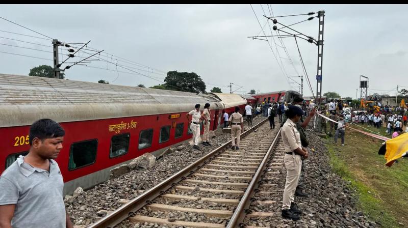 Train Derailment Today: 2 killed, 20 injured as Howrah-Mumbai Express train derails in Jharkhand Train Derailment Today: 2 killed, 20 injured as Howrah-Mumbai Express train derails in Jharkhand