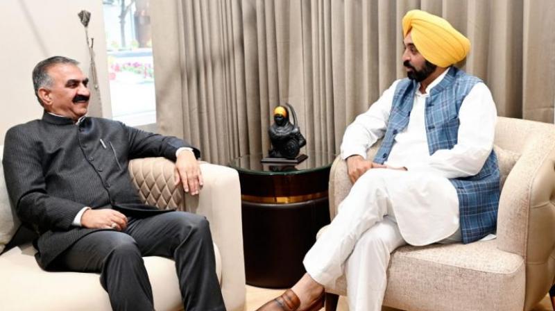 Himachal CM Sukhvinder Sukhu meets CM Bhagwant Mann