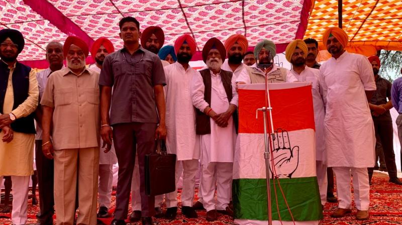 Captain accused Badals of trying to divide the people Captain accused Badals of trying to divide the people