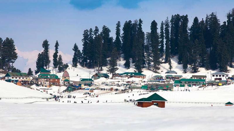Tawang, W Siang, Bomdila record season's first snowfall Tawang, W Siang, Bomdila record season's first snowfall