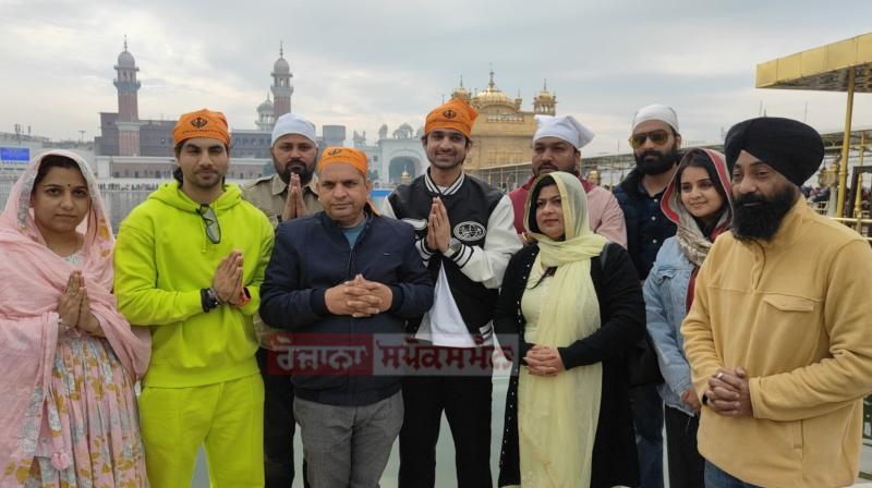 Bigg Boss 17 Runners Up Abhishek Kumar pays obeisance at Golden Temple