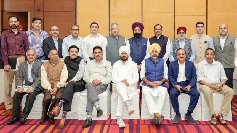 PUNJAB CM HOSTS TOP INVESTORS PUNJAB CM HOSTS TOP INVESTORS