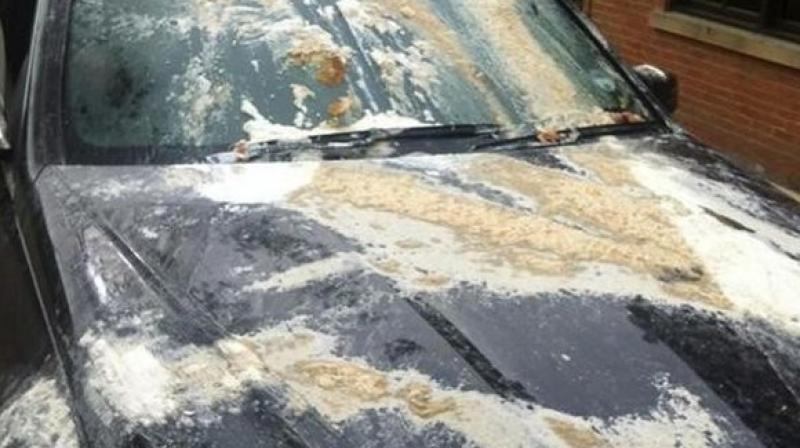 Eggs thrown at Hardik Patel's car Eggs thrown at Hardik Patel's car