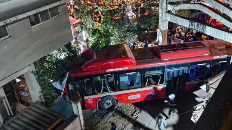 Four Dead, 25 Injured as BEST Bus Crashes into Vehicles in Mumbai’s Kurla West Four Dead, 25 Injured as BEST Bus Crashes into Vehicles in Mumbai’s Kurla West