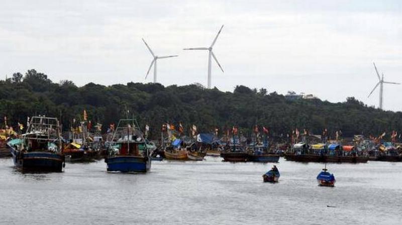 Four fishermen struggling in sea for over 2 hrs rescued Four fishermen struggling in sea for over 2 hrs rescued