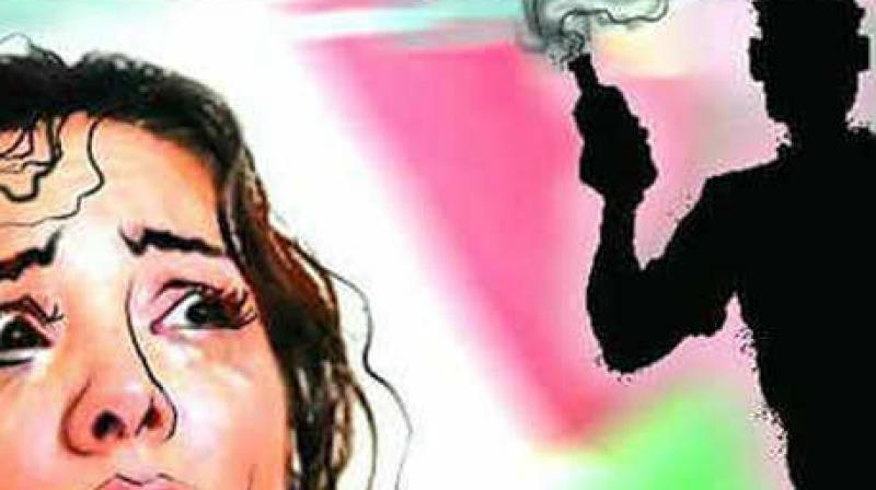 Man kills self after throwing acid on wife, daughters Man kills self after throwing acid on wife, daughters