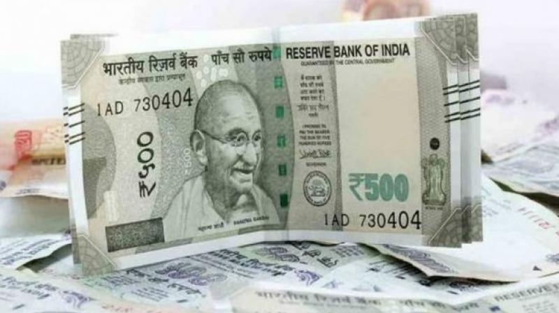 Smuggler held with fake currency along LoC in J&K Smuggler held with fake currency along LoC in J&K