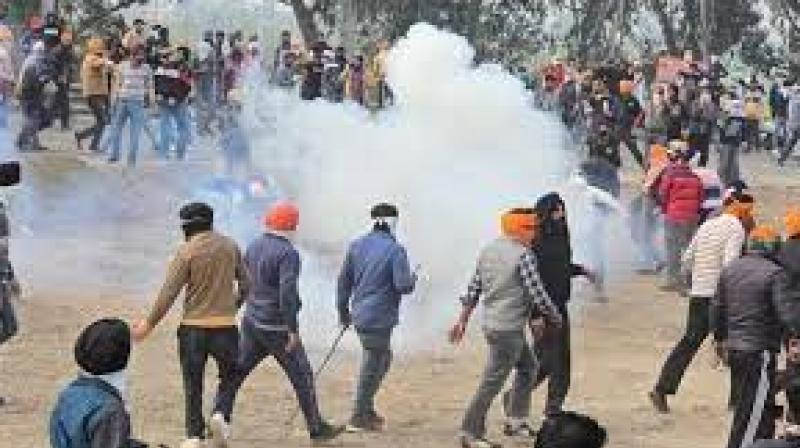 Farmers Protest 2024 Haryana Police tear gas shells Delhi Chalo march Farmers Protest 2024 Haryana Police tear gas shells Delhi Chalo march