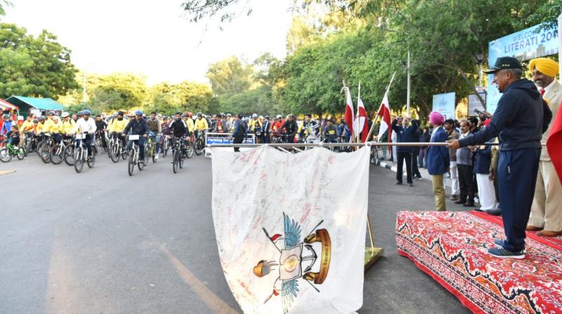 Chief of Staff Headquarters Western Command Lt. General P M Bali flagging off the cyclists at the Lake Club Chief of Staff Headquarters Western Command Lt. General P M Bali flagging off the cyclists at the Lake Club