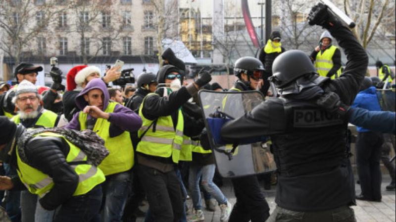 Yellow vest" demonstrators Yellow vest" demonstrators