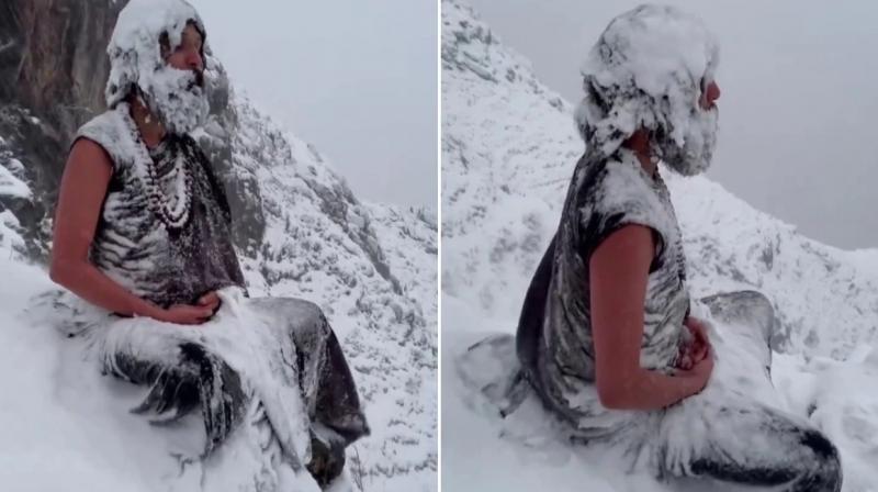 Mahayogi meditates in freezing temperatures in the Himalayas