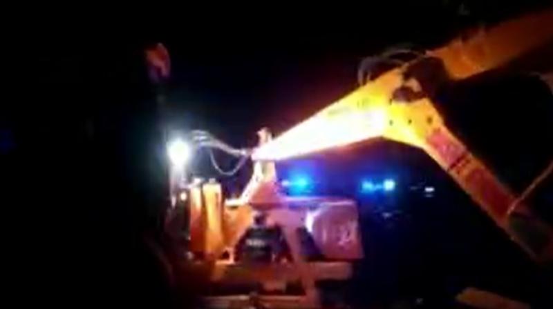 Truck overturns Truck overturns