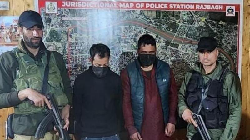 J&K Police Arrests two smugglers