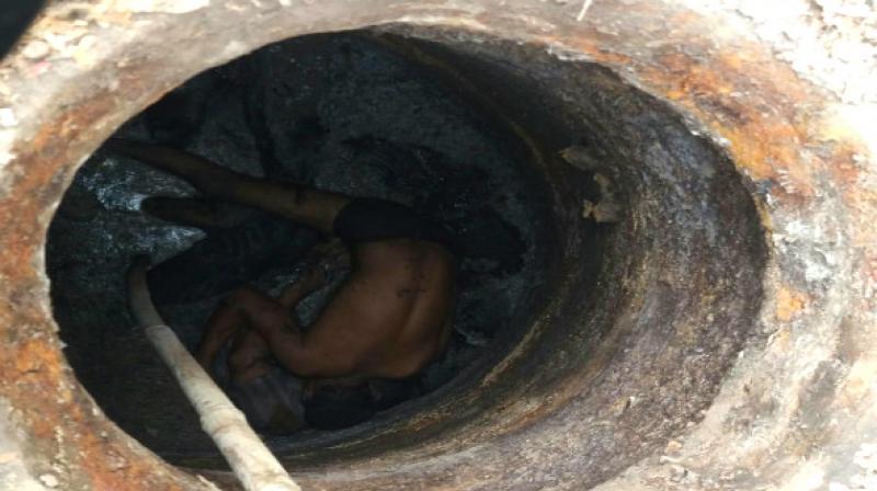 3 die after inhaling poisonous gas in well