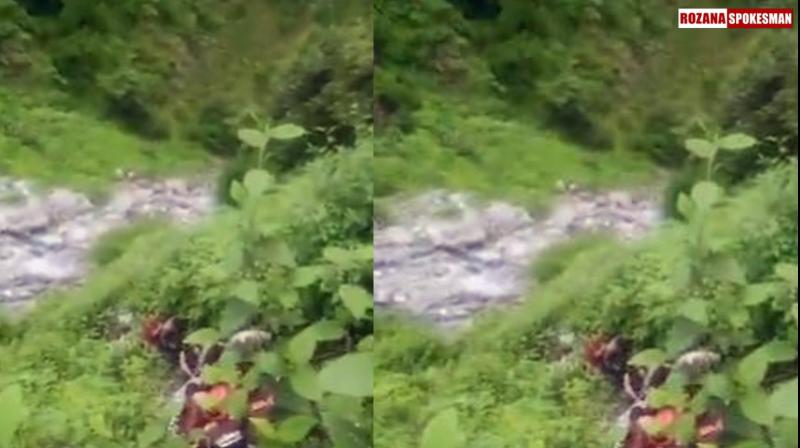 Kedarnath Landslide News: 2 Dead, 3 Injured as Debris and Stones Fall Near Junglechatti Kedarnath Landslide News: 2 Dead, 3 Injured as Debris and Stones Fall Near Junglechatti