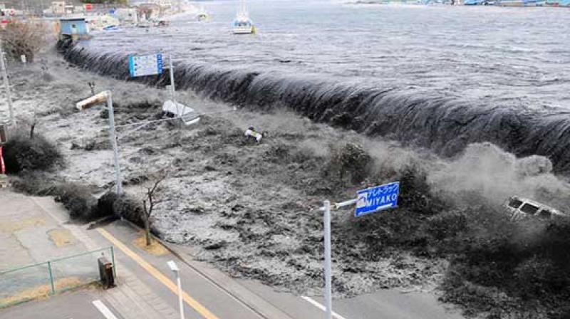 Indonesian city hit by tsunami