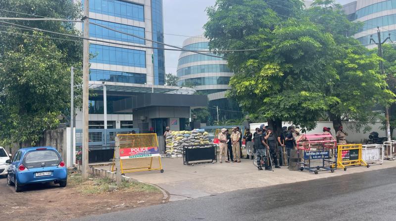 Security Tightened Outside Mohali Vigilance Office Ahead of Majithia’s Arrival Security Tightened Outside Mohali Vigilance Office Ahead of Majithia’s Arrival