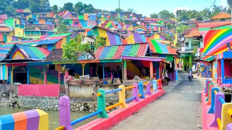 Mumbai slums get a colourful face-lift