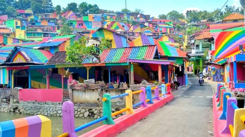 Mumbai slums get a colourful face-lift Mumbai slums get a colourful face-lift