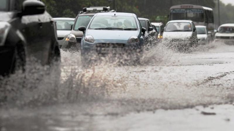 Heavy rains lash Delhi Heavy rains lash Delhi