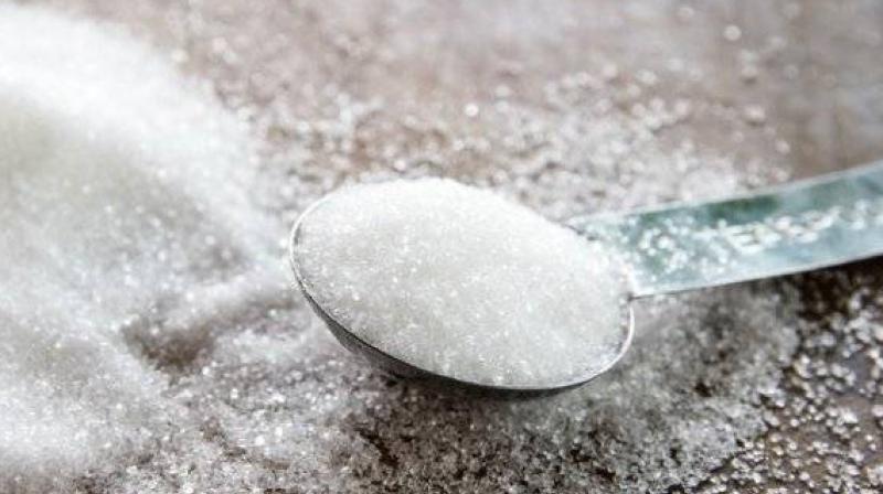 Small sugar eases in lacklustre trade