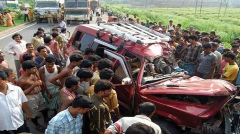 8 killed, 4 injured in road mishap 8 killed, 4 injured in road mishap