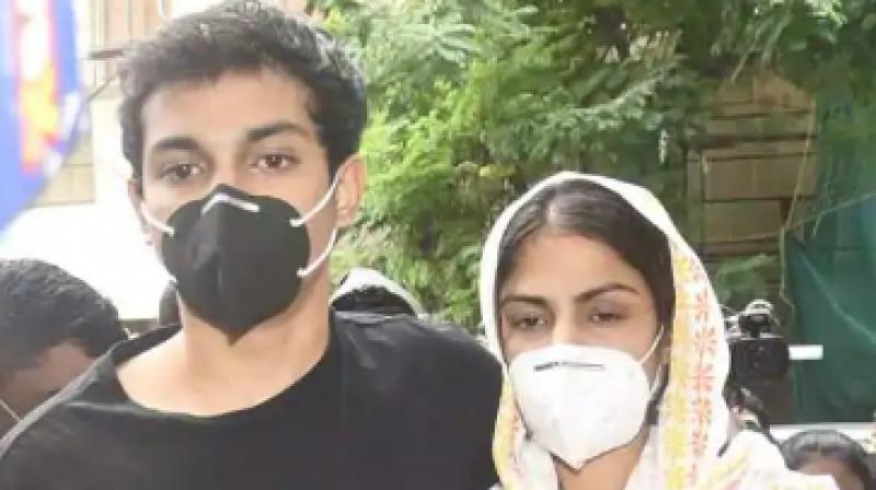 Rhea Chakraborty's brother Showik gets bail Rhea Chakraborty's brother Showik gets bail