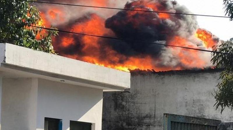 Massive fire breaks out in Mohali Massive fire breaks out in Mohali