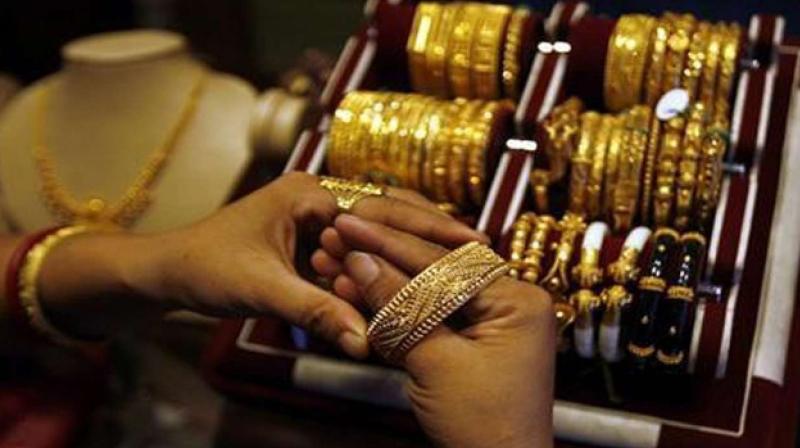 Gold prices fell by Rs 110