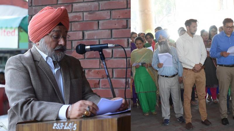 N.S. Kalsi administering oath to Punjab Civil Secretariat-2 employees