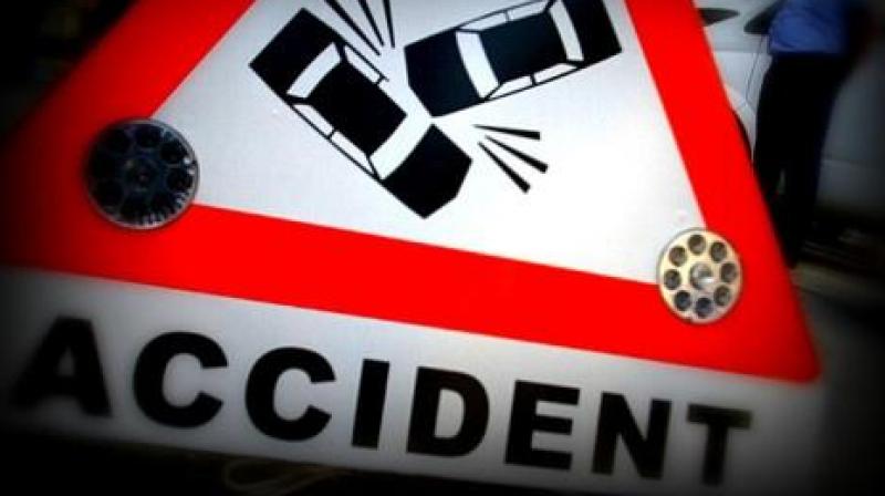 7 killed as SUV rams into a stationary truck 7 killed as SUV rams into a stationary truck
