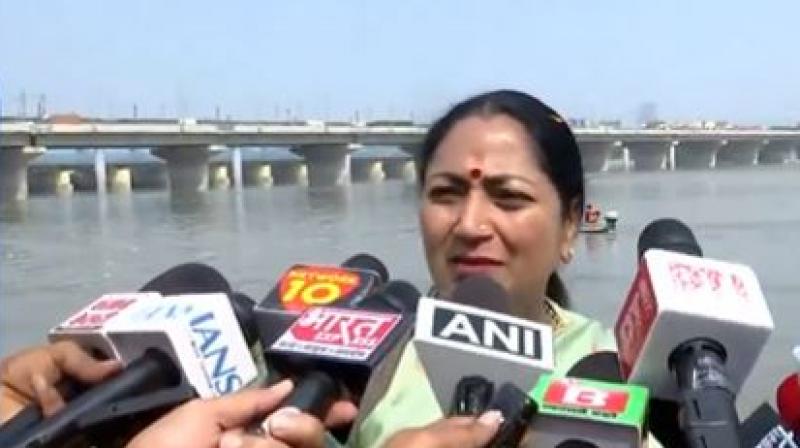 No Toxic Foam on Yamuna in Delhi; Chhath Devotees to Offer Prayers Safely: CM Rekha Gupta No Toxic Foam on Yamuna in Delhi; Chhath Devotees to Offer Prayers Safely: CM Rekha Gupta