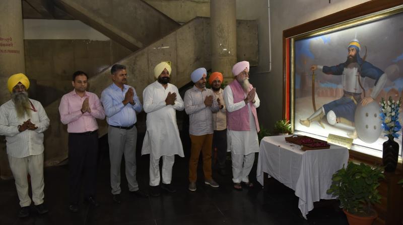 Punjab Vidhan Sabha Speaker Pays Floral Tributes To Baba Banda Singh Bahadur On His Birthday Punjab Vidhan Sabha Speaker Pays Floral Tributes To Baba Banda Singh Bahadur On His Birthday